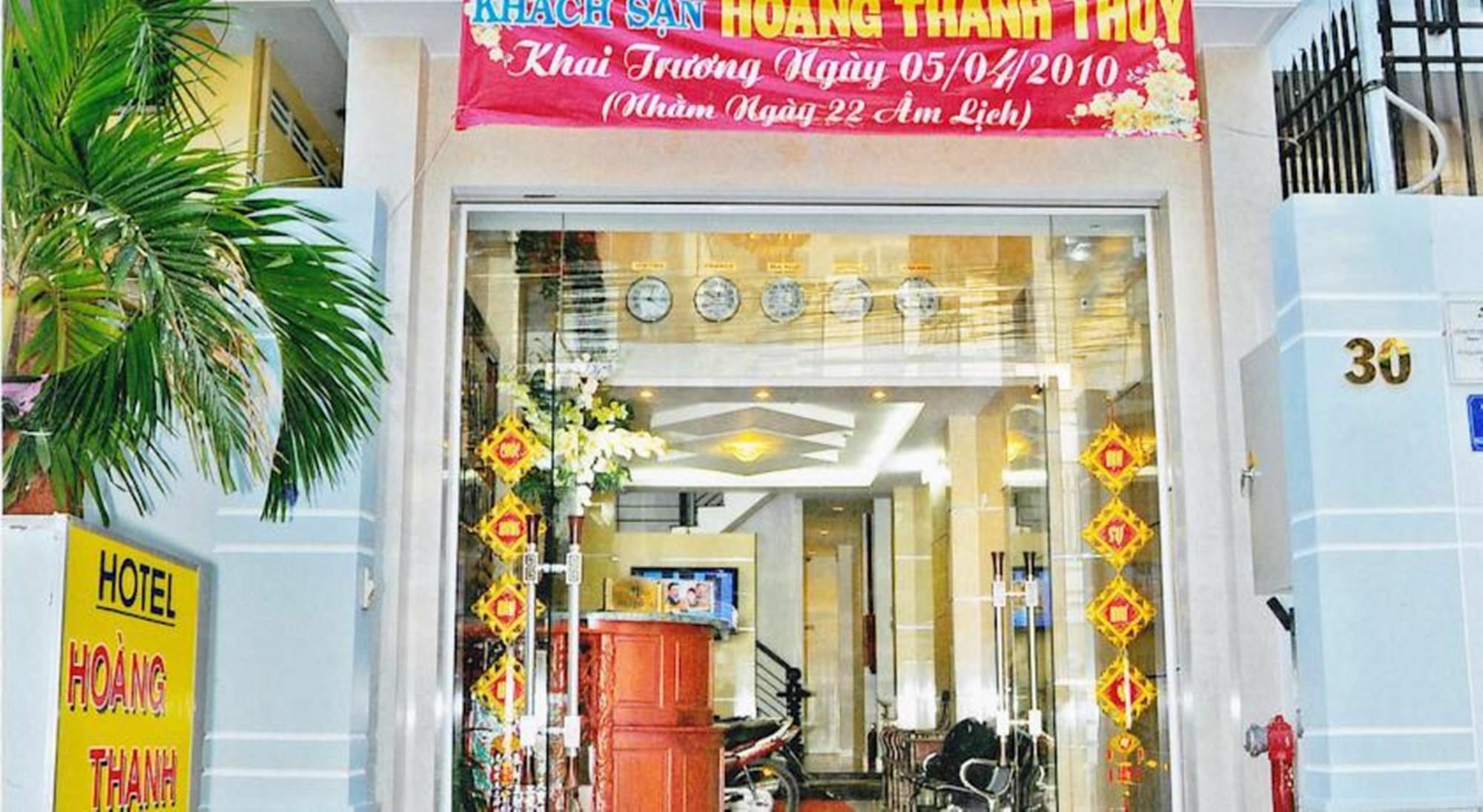 Hoang Thanh Thuy Airport 1 - Gan Am Thuc Dem Cho Hoang Hoa Tham Hotel 2*
