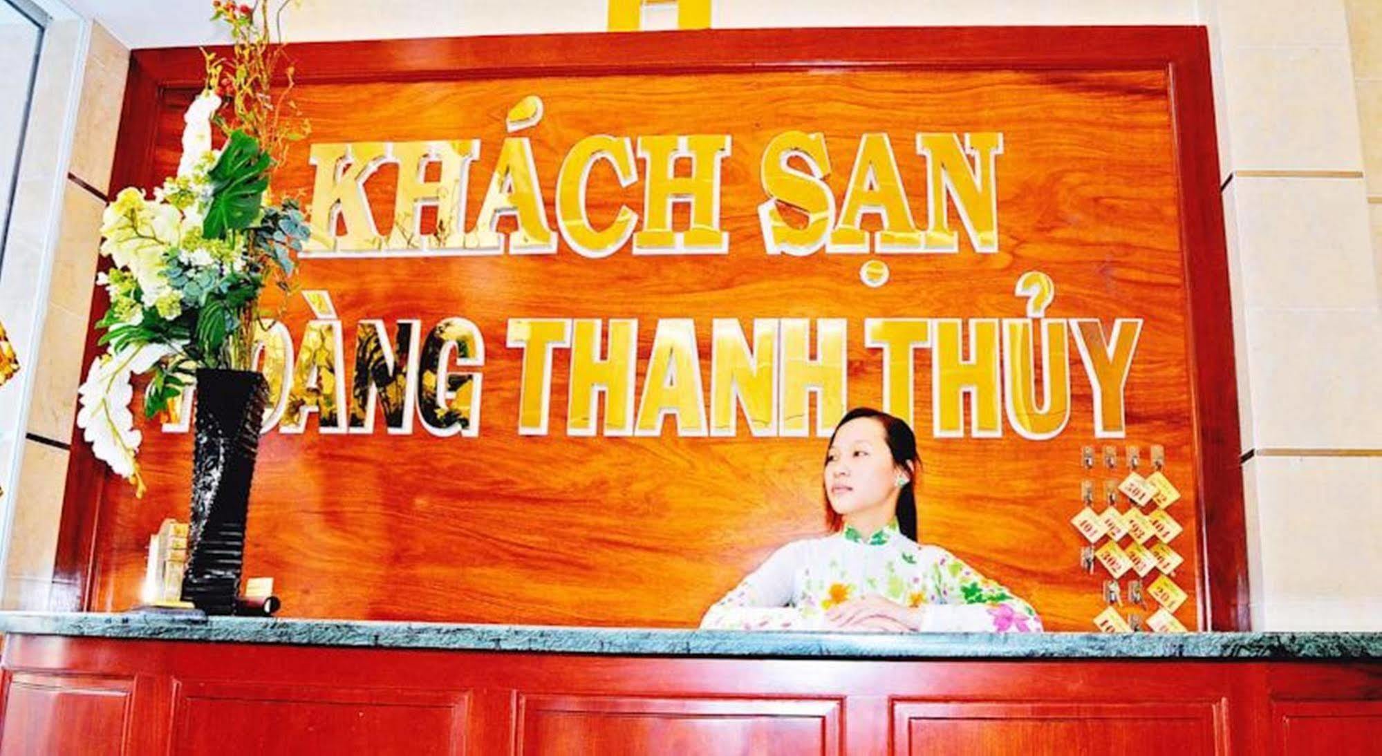 Hoang Thanh Thuy Airport 1 - Gan Am Thuc Dem Cho Hoang Hoa Tham